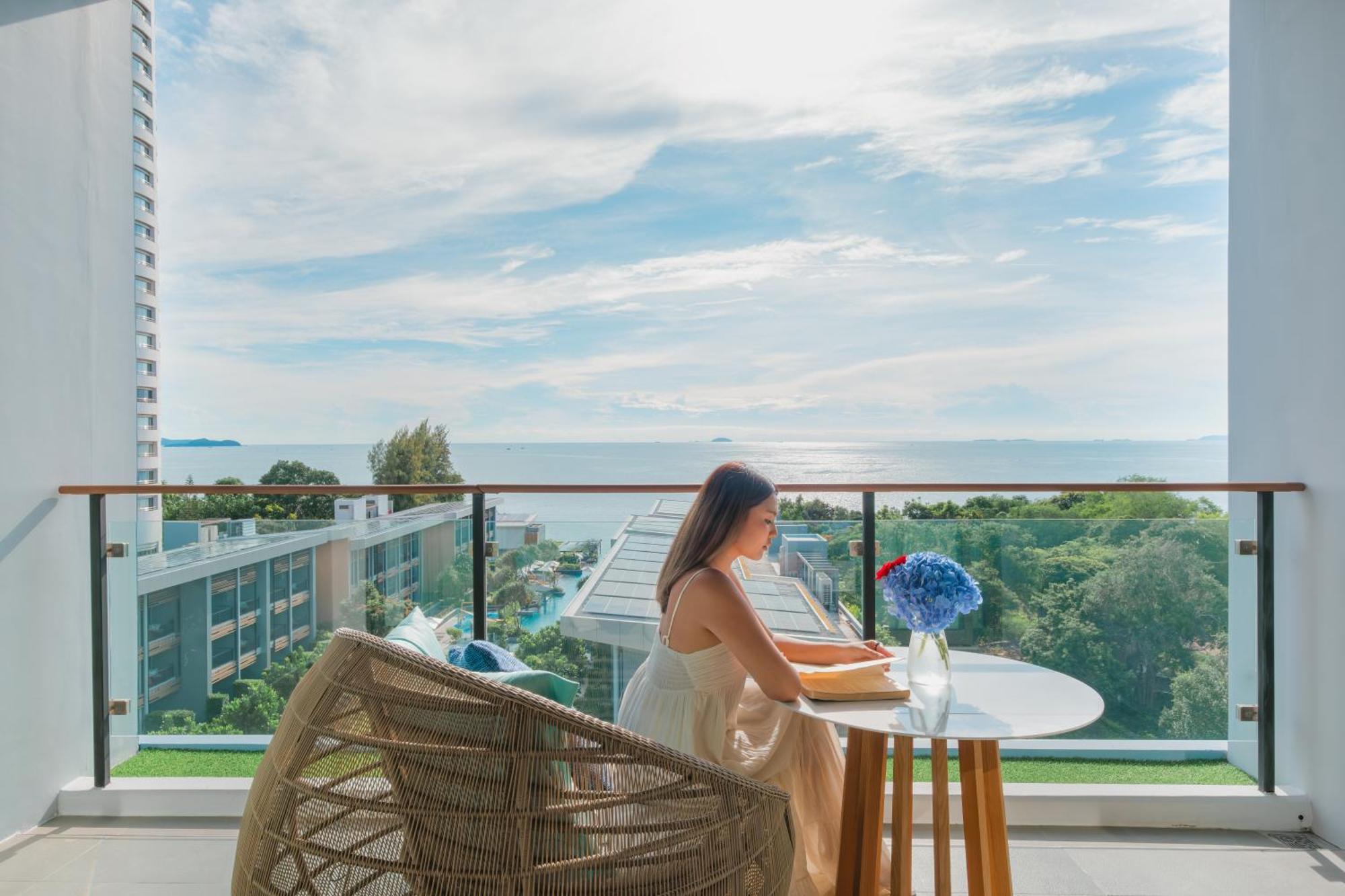 Renaissance Pattaya Resort & Spa Na Chom Thian Exterior foto